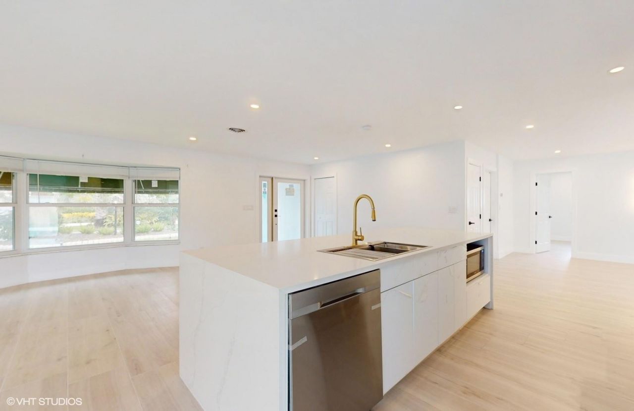 4761 NE 28th Avenue, Fort Lauderdale, FL 33308 Photo