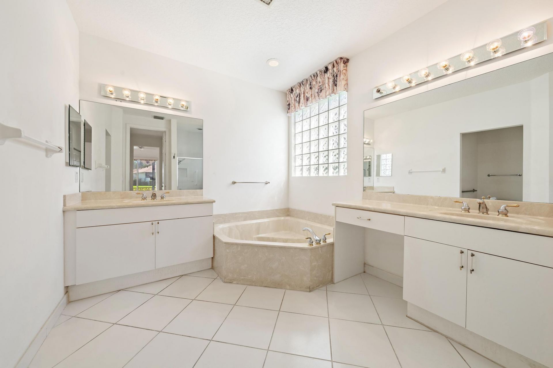 10910 Grande Boulevard, West Palm Beach, FL 33412 Photo