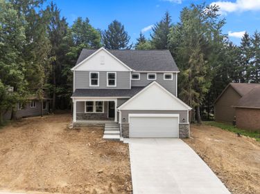 1612 Whispering Pines Lane, Bellefontaine, OH 43311