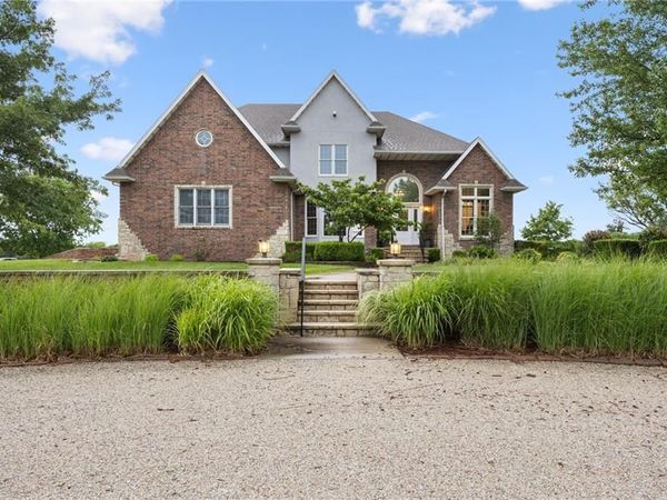4631 S Country Club Road, Chanute, KS 66720