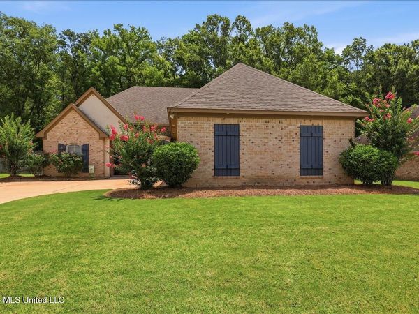 200 Belle Oak Drive, Brandon, MS 39042