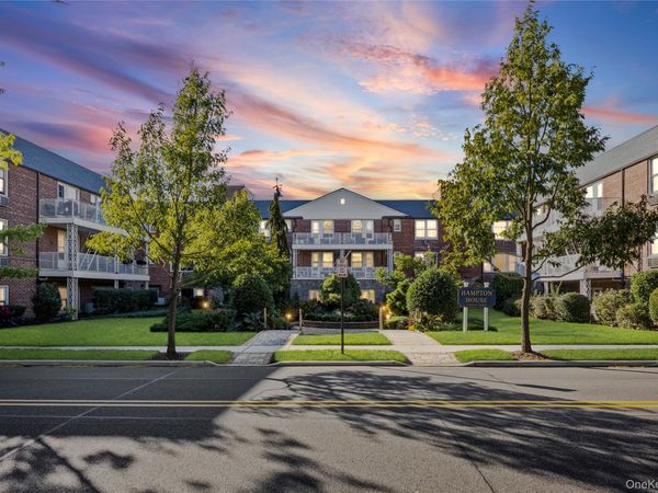 120 Morris Avenue, Unit b5, Rockville Centre, NY 11570
