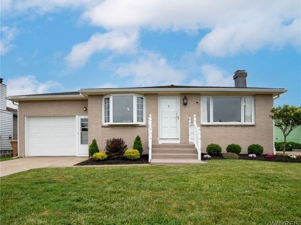 48 Castlewood Drive , Buffalo, NY 14227