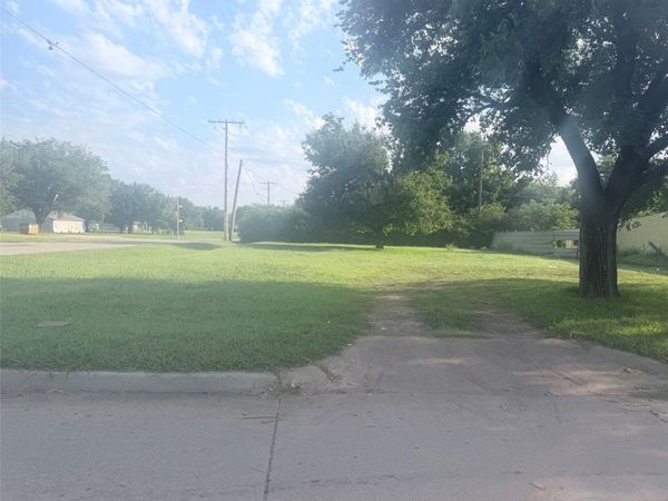 2805 E 41st Place N, Tulsa, OK 74110