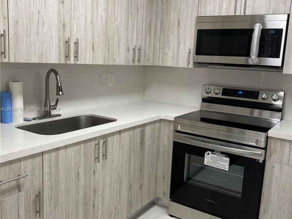 6190 W 19th Ave , Unit 206, Hialeah, FL 33012