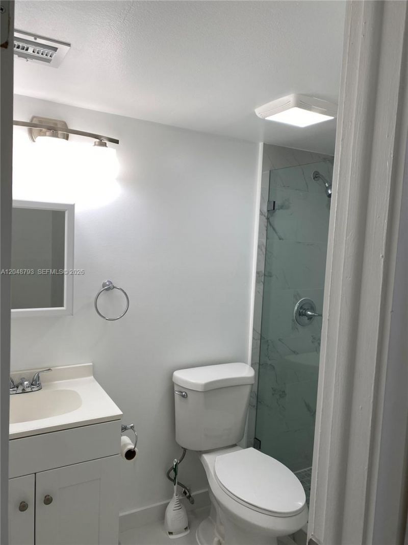 6190 W 19th Ave , Unit 206, Hialeah, FL 33012 Photo