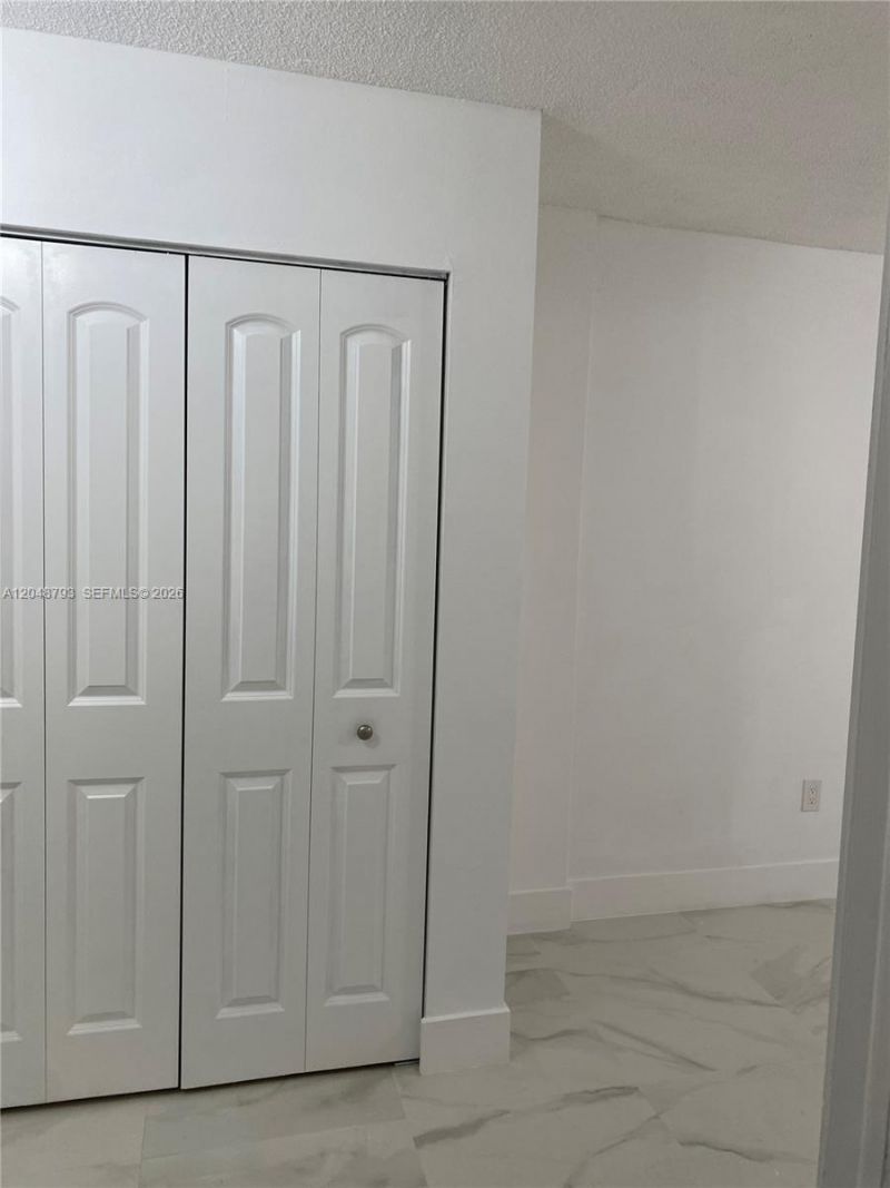 6190 W 19th Ave , Unit 206, Hialeah, FL 33012 Photo