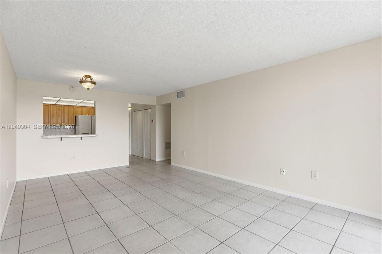 10425 SW 112th Ave, Unit 302, Miami, FL 33176 Photo