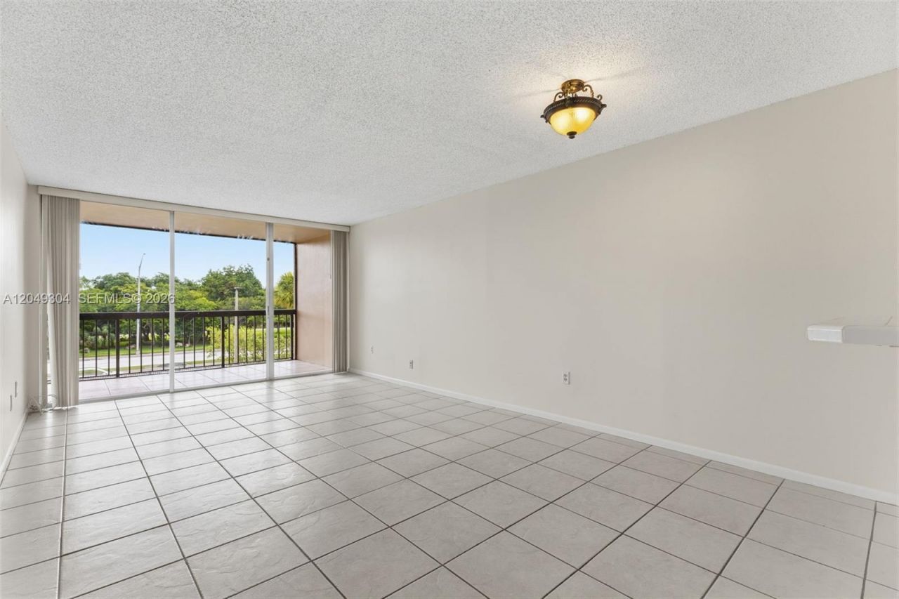 10425 SW 112th Ave, Unit 302, Miami, FL 33176 Photo