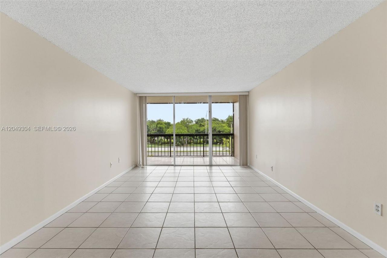 10425 SW 112th Ave, Unit 302, Miami, FL 33176 Photo