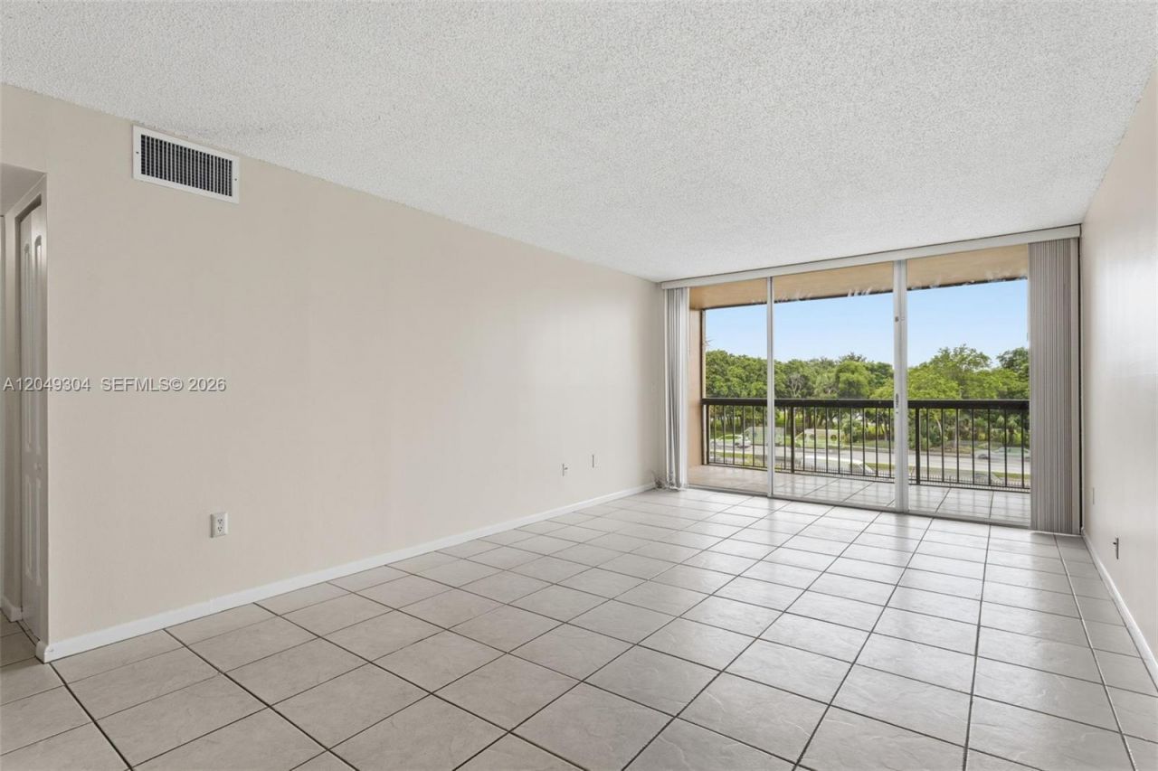 10425 SW 112th Ave, Unit 302, Miami, FL 33176 Photo