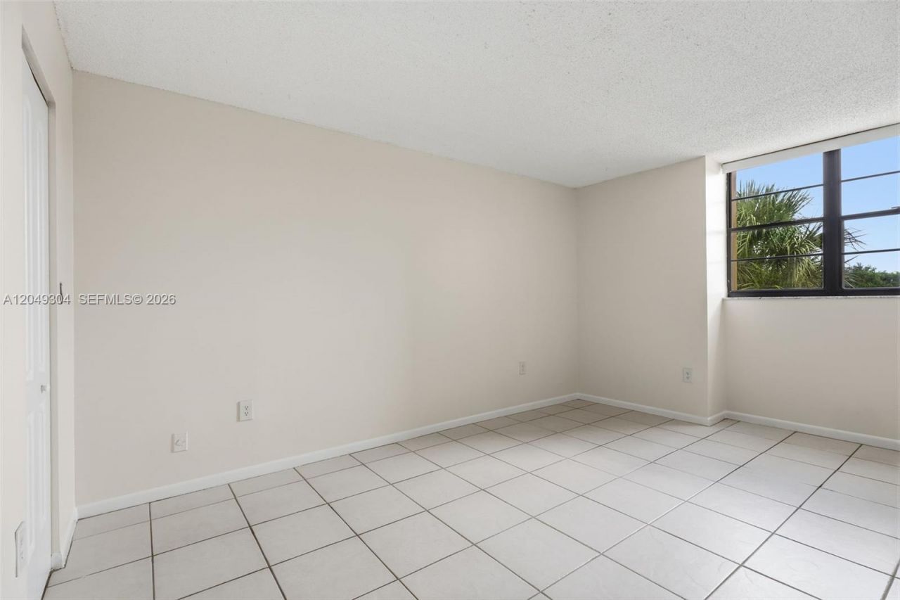 10425 SW 112th Ave, Unit 302, Miami, FL 33176 Photo