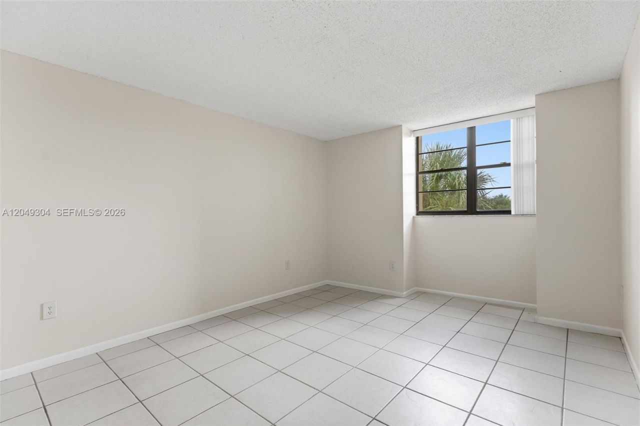 10425 SW 112th Ave, Unit 302, Miami, FL 33176 Photo