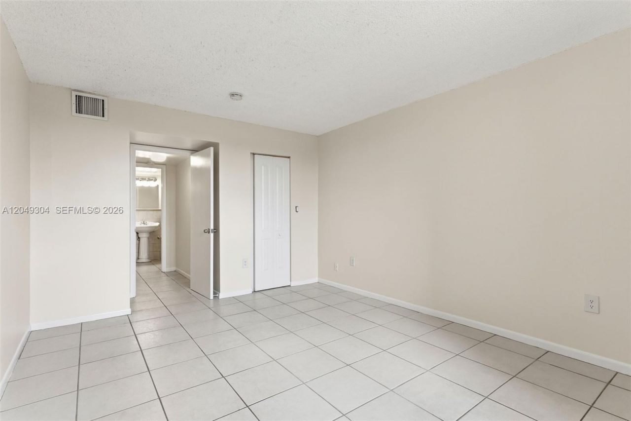 10425 SW 112th Ave, Unit 302, Miami, FL 33176 Photo