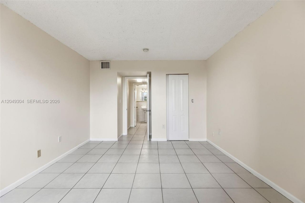 10425 SW 112th Ave, Unit 302, Miami, FL 33176 Photo