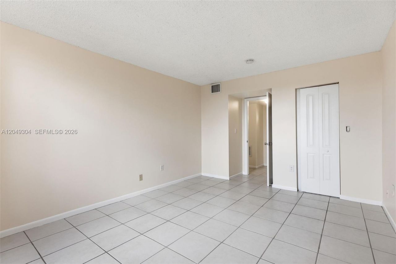 10425 SW 112th Ave, Unit 302, Miami, FL 33176 Photo