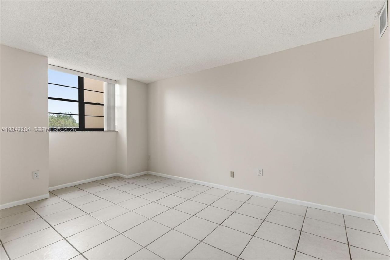 10425 SW 112th Ave, Unit 302, Miami, FL 33176 Photo