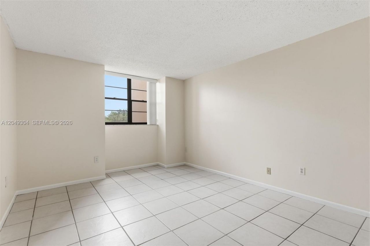 10425 SW 112th Ave, Unit 302, Miami, FL 33176 Photo