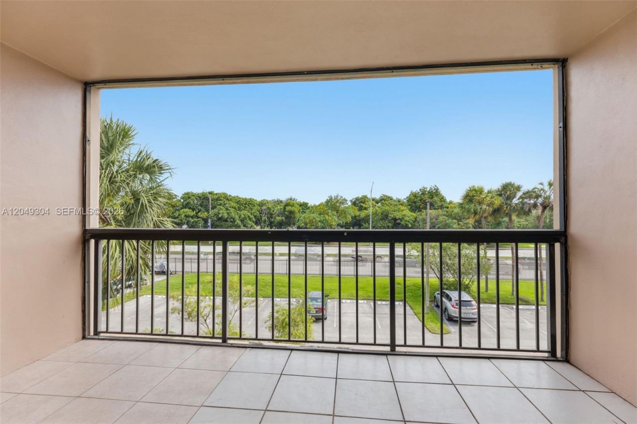 10425 SW 112th Ave, Unit 302, Miami, FL 33176 Photo