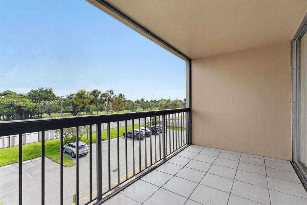 10425 SW 112th Ave, Unit 302, Miami, FL 33176 Photo