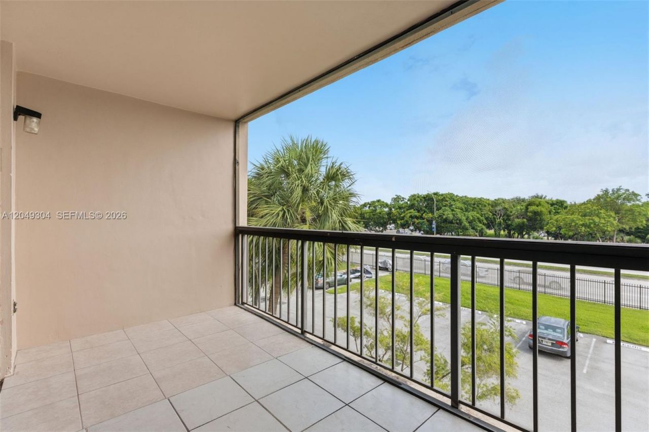 10425 SW 112th Ave, Unit 302, Miami, FL 33176 Photo