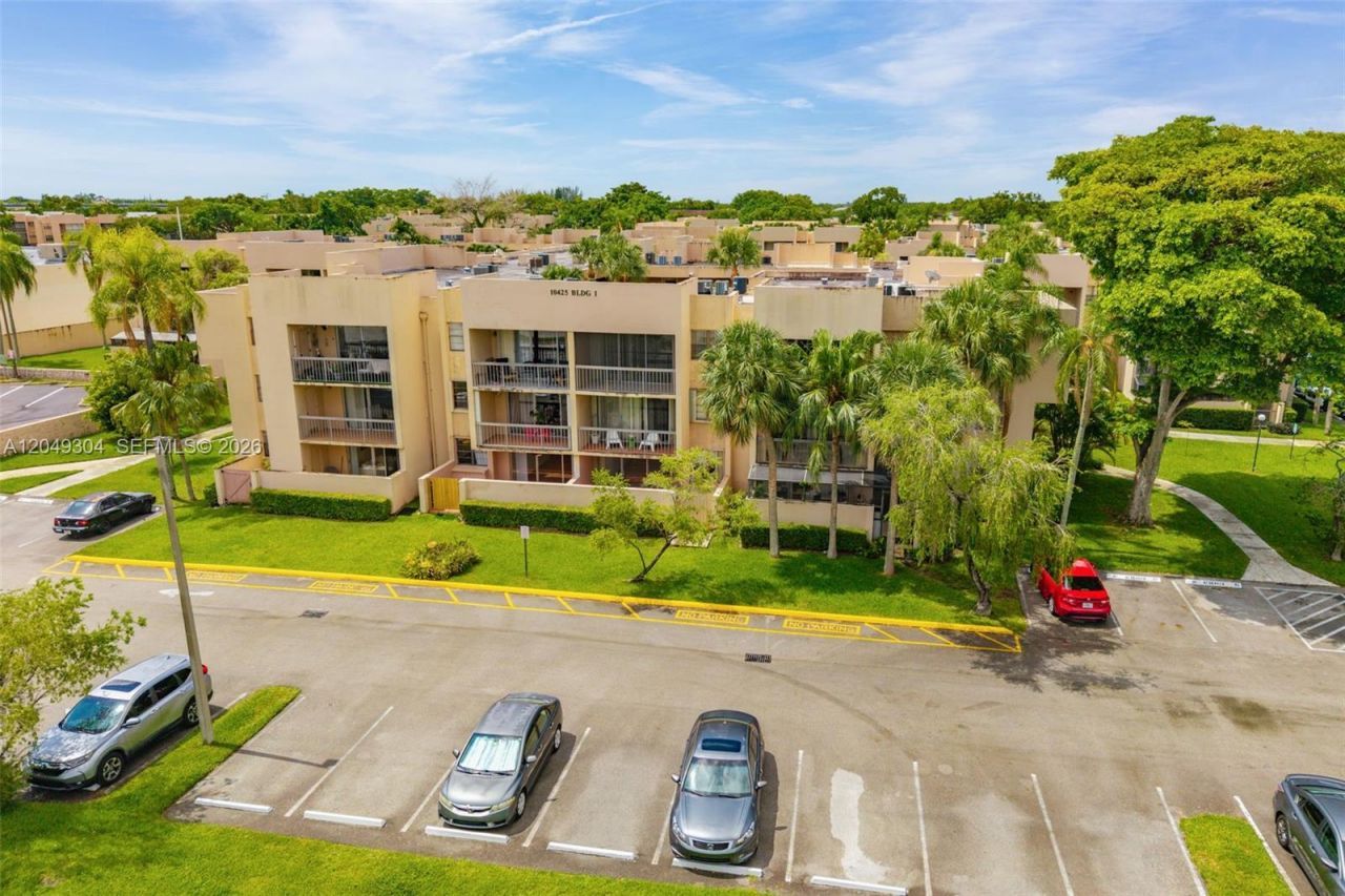 10425 SW 112th Ave, Unit 302, Miami, FL 33176 Photo