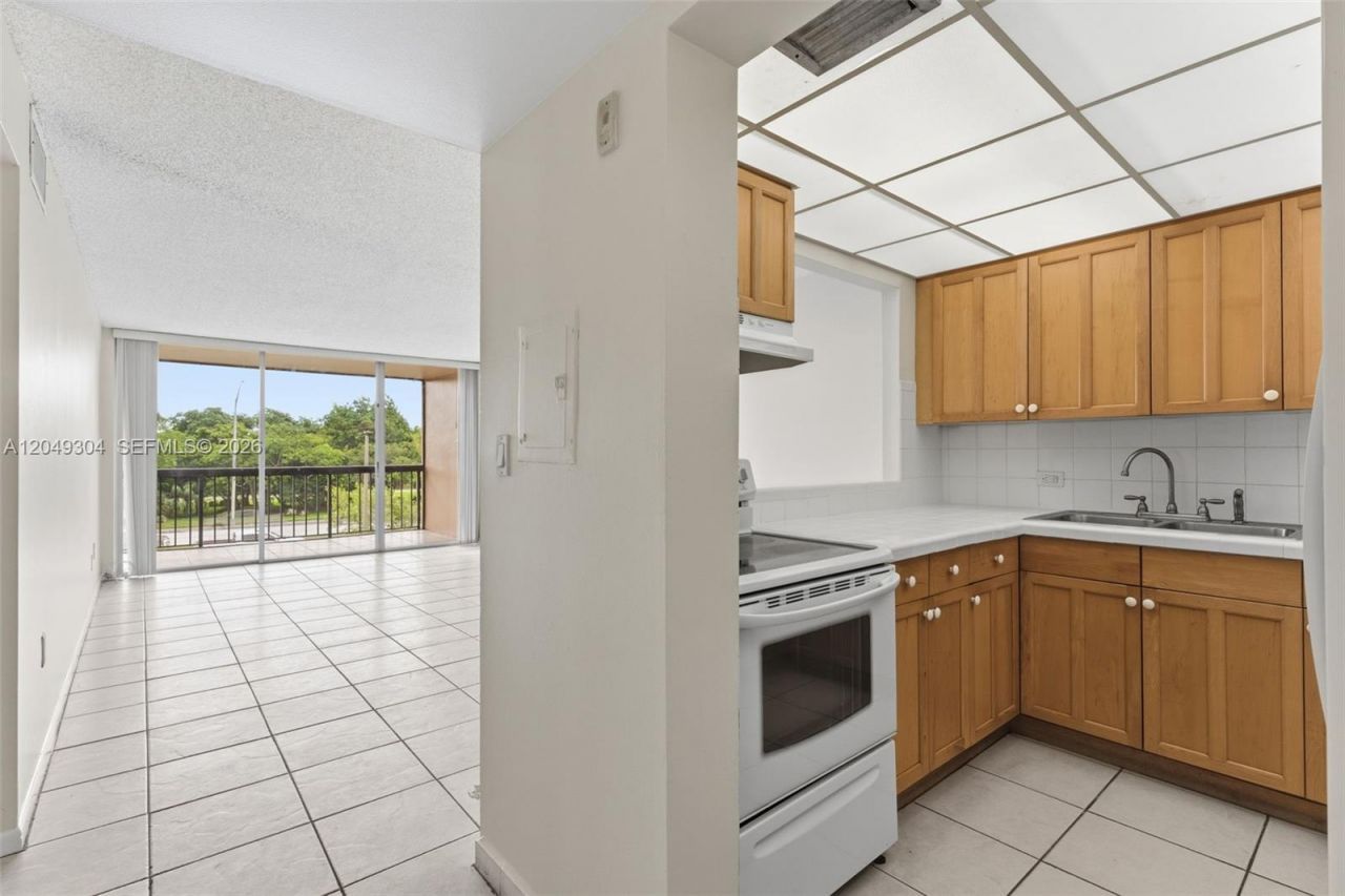 10425 SW 112th Ave, Unit 302, Miami, FL 33176 Photo