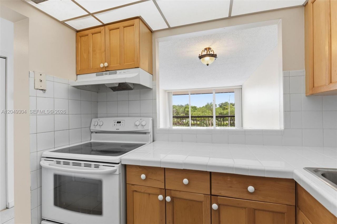 10425 SW 112th Ave, Unit 302, Miami, FL 33176 Photo