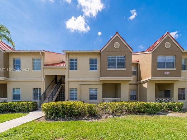 18308 NW 68th Ave , Unit B, Hialeah, FL 33015