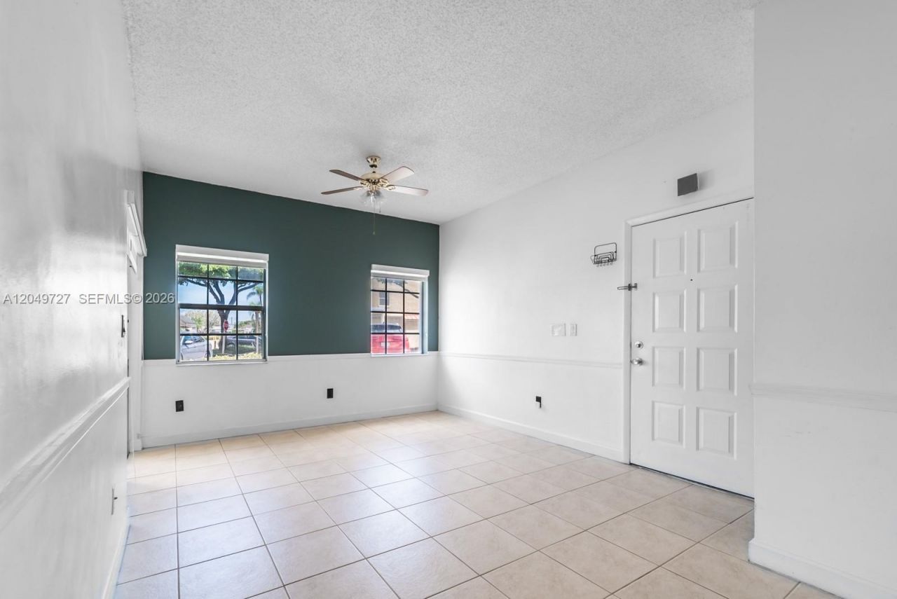 18308 NW 68th Ave , Unit B, Hialeah, FL 33015 Photo