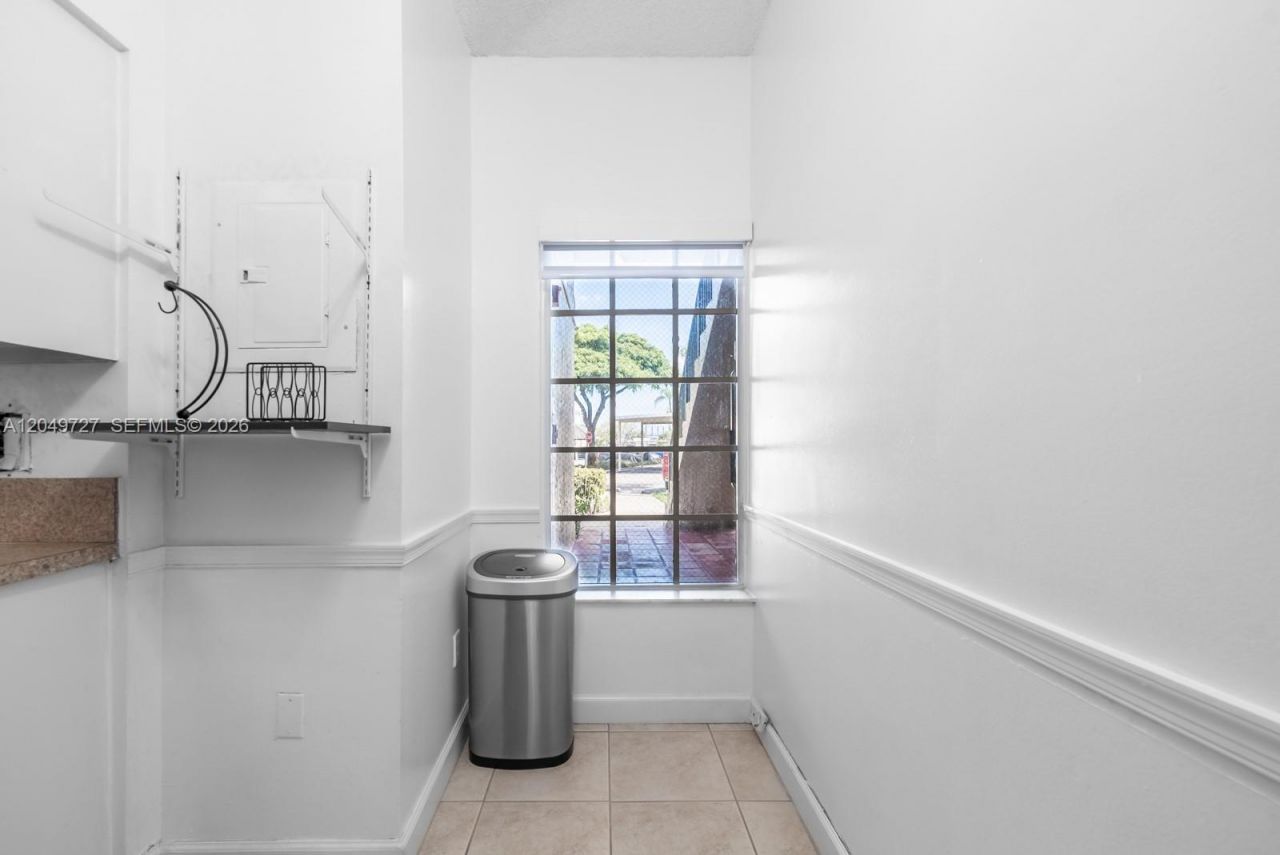18308 NW 68th Ave , Unit B, Hialeah, FL 33015 Photo