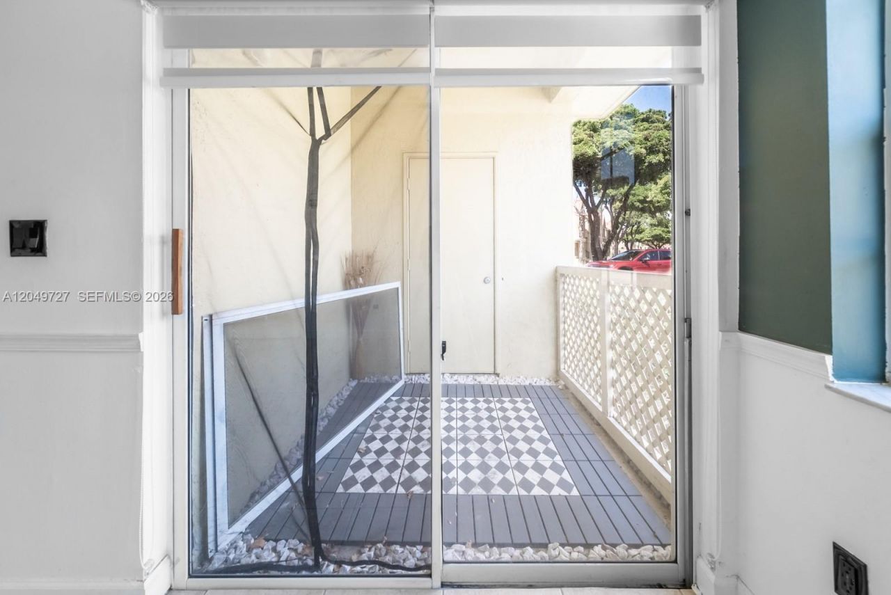 18308 NW 68th Ave , Unit B, Hialeah, FL 33015 Photo
