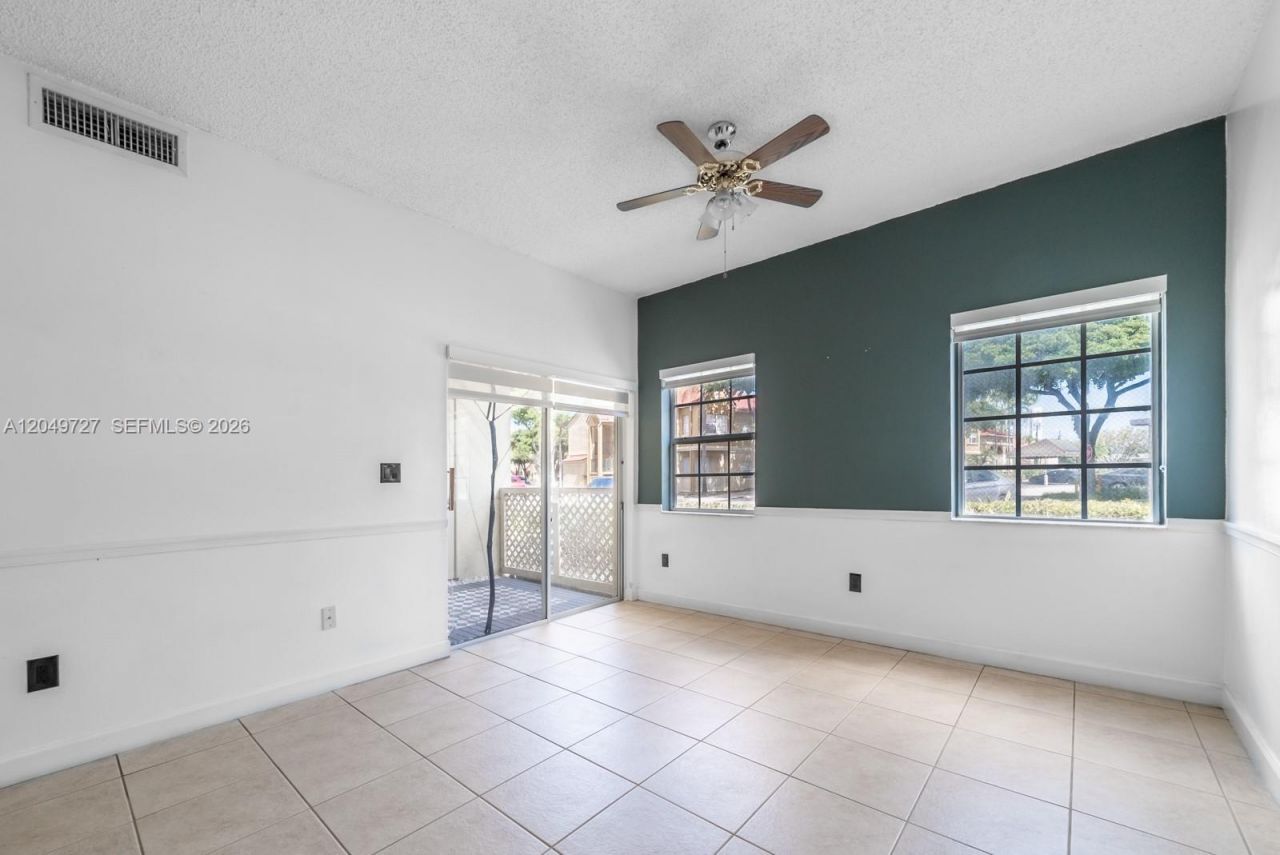 18308 NW 68th Ave , Unit B, Hialeah, FL 33015 Photo