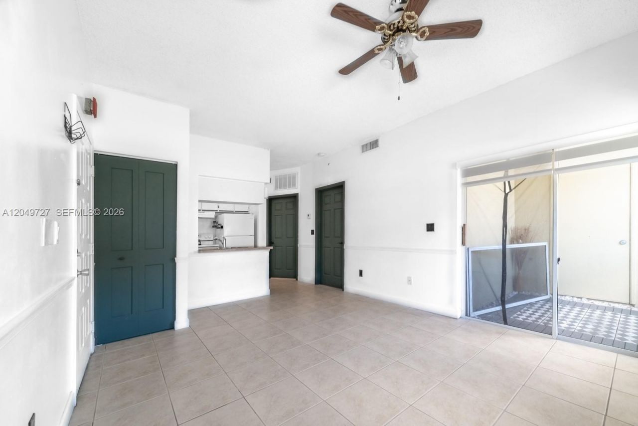 18308 NW 68th Ave , Unit B, Hialeah, FL 33015 Photo