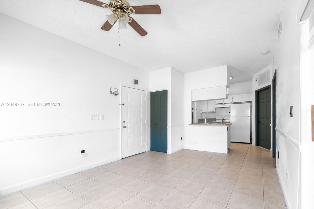 18308 NW 68th Ave , Unit B, Hialeah, FL 33015 Photo