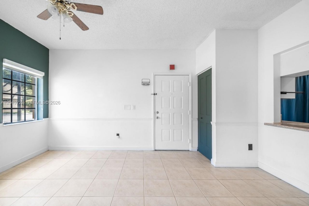 18308 NW 68th Ave , Unit B, Hialeah, FL 33015 Photo