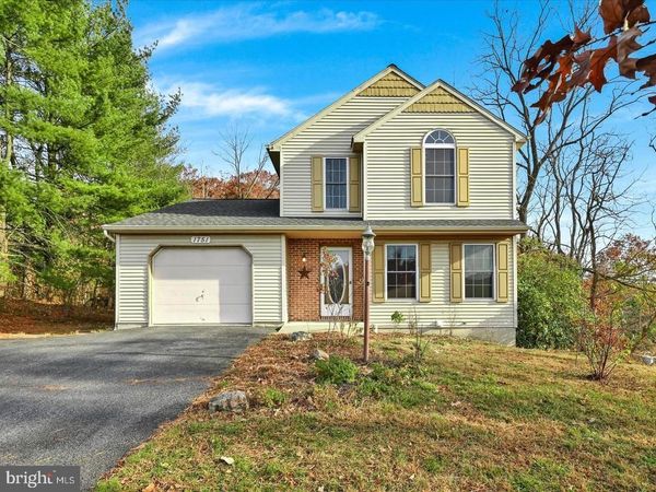 1751 OAK COURT , ORWIGSBURG, PA 17961