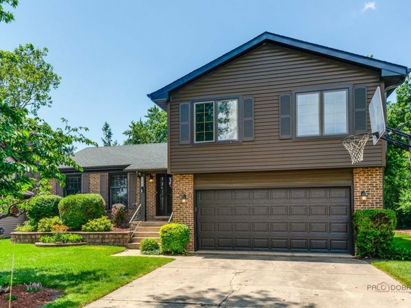 820 Long Meadow Drive , Schaumburg, IL 60193