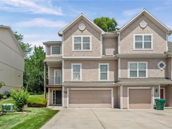 13748 Grove Avenue, Bonner Springs, KS 66012