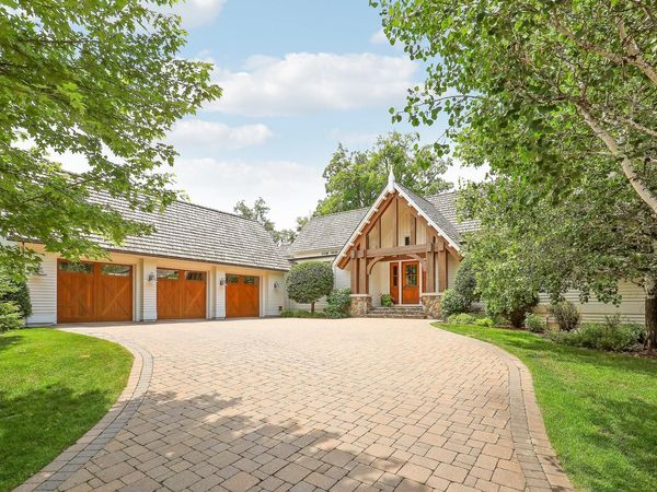 415 Carpenters Pt, Wayzata, MN 55391