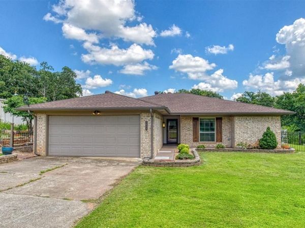 1900 Love Lane, Choctaw, OK 73020