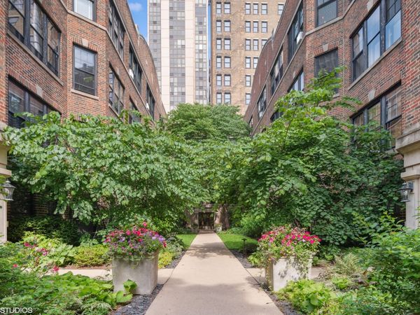 2311 N COMMONWEALTH Avenue , Unit 1E, Chicago, IL 60614