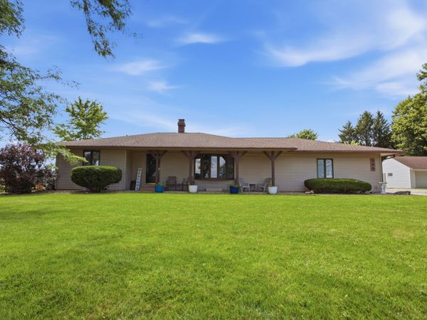 509 S Market Street , Bondville, IL 61815