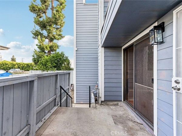 15113 Saticoy Street, Unit 25, Van Nuys, CA 91405