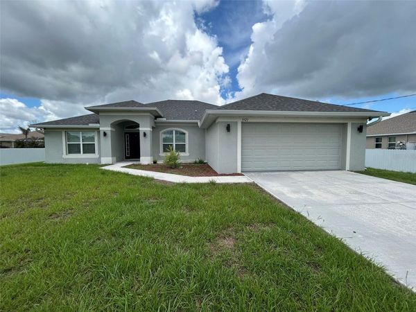 1923 VILLIA STREET , LEHIGH ACRES, FL 33972