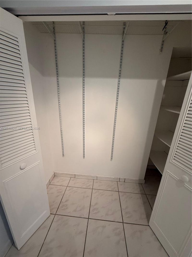 8625 NW 8th St , Unit 420, Miami, FL 33126 Photo