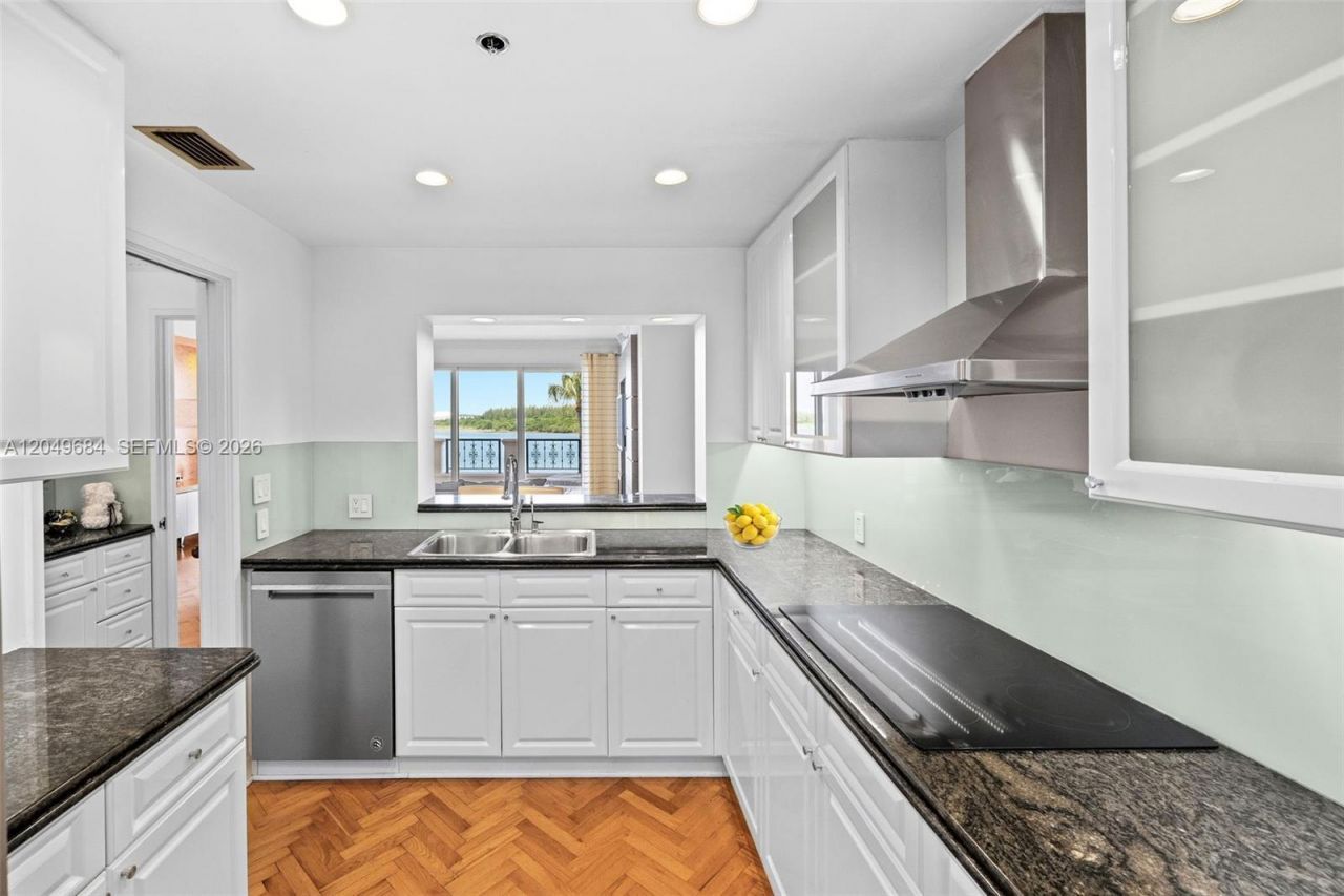 2432 Fisher Island Dr , Unit 5302, Miami Beach, FL 33109 Photo