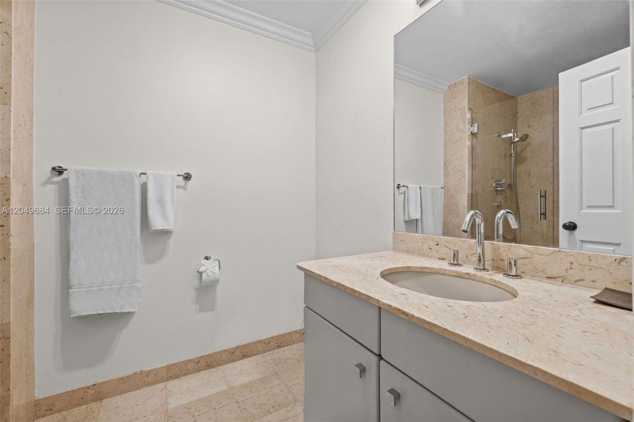 2432 Fisher Island Dr , Unit 5302, Miami Beach, FL 33109 Photo