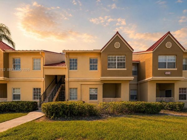18308 NW 68th Ave , Unit B, Hialeah, FL 33015