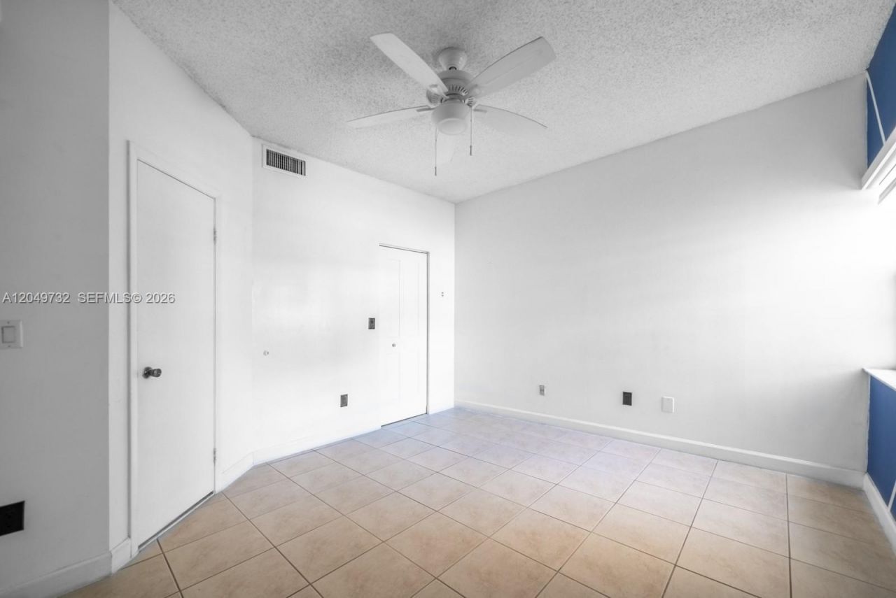 18308 NW 68th Ave , Unit B, Hialeah, FL 33015 Photo